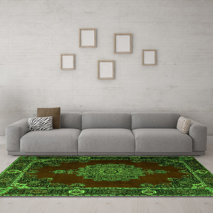 Machine Washable Persian Green Traditional Area Rugs in a Living Room,, wshtr2276grn