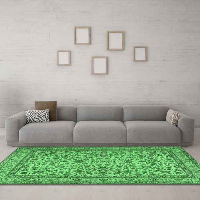 Machine Washable Persian Emerald Green Traditional Area Rugs in a Living Room,, wshtr2277emgrn