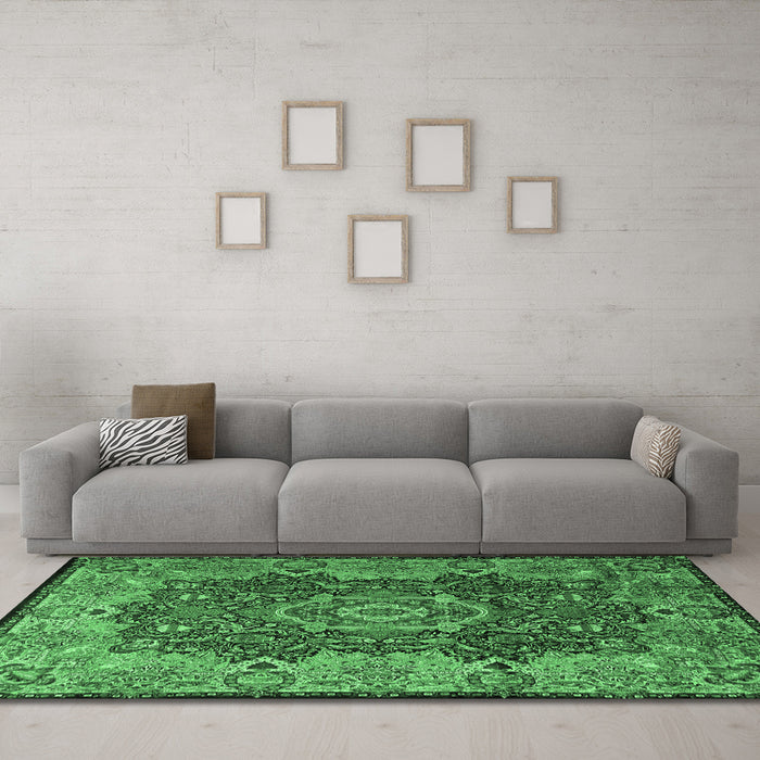 Machine Washable Persian Emerald Green Traditional Area Rugs in a Living Room,, wshtr2278emgrn