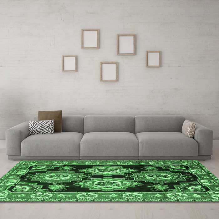 Machine Washable Persian Emerald Green Traditional Area Rugs in a Living Room,, wshtr2279emgrn