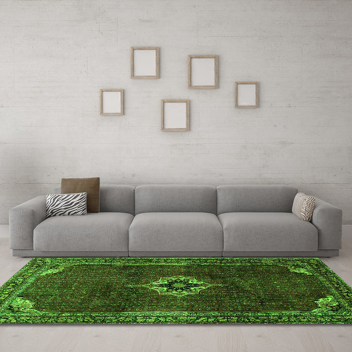 Machine Washable Persian Green Traditional Area Rugs in a Living Room,, wshtr2280grn