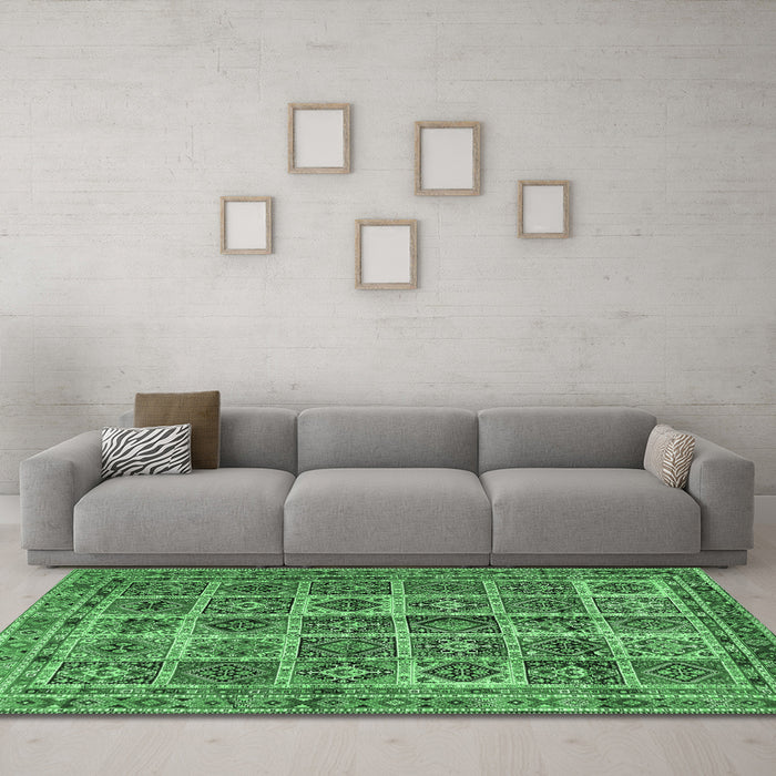 Machine Washable Persian Emerald Green Traditional Area Rugs in a Living Room,, wshtr2281emgrn