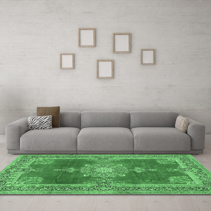 Machine Washable Persian Emerald Green Traditional Area Rugs in a Living Room,, wshtr2282emgrn