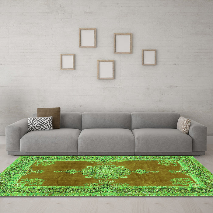 Machine Washable Persian Green Traditional Area Rugs in a Living Room,, wshtr2282grn