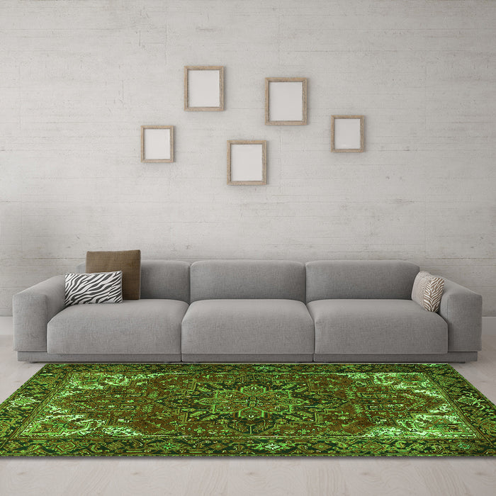 Machine Washable Persian Green Traditional Area Rugs in a Living Room,, wshtr2284grn