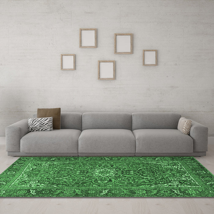 Machine Washable Persian Emerald Green Traditional Area Rugs in a Living Room,, wshtr2286emgrn