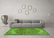 Machine Washable Persian Green Traditional Area Rugs in a Living Room,, wshtr2287grn