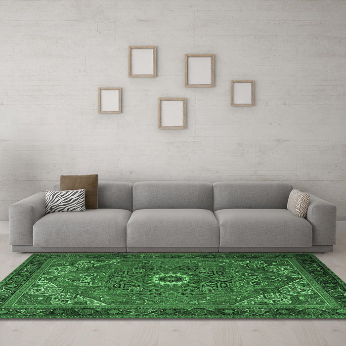 Machine Washable Persian Emerald Green Traditional Area Rugs in a Living Room,, wshtr2288emgrn
