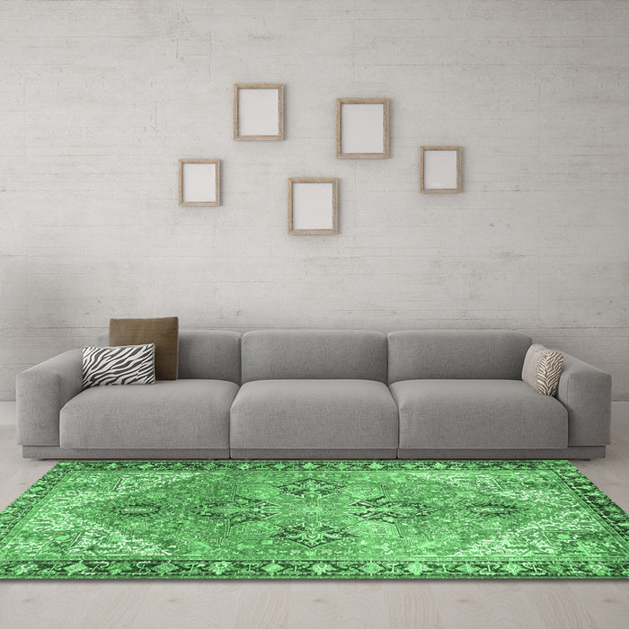 Machine Washable Persian Emerald Green Traditional Area Rugs in a Living Room,, wshtr2289emgrn