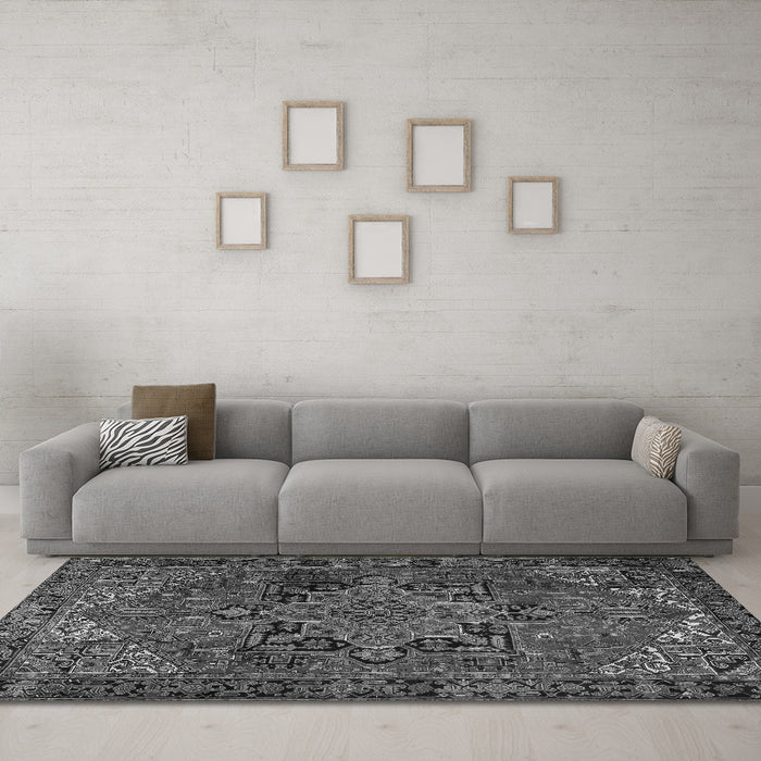 Machine Washable Persian Gray Traditional Rug in a Living Room,, wshtr2290gry