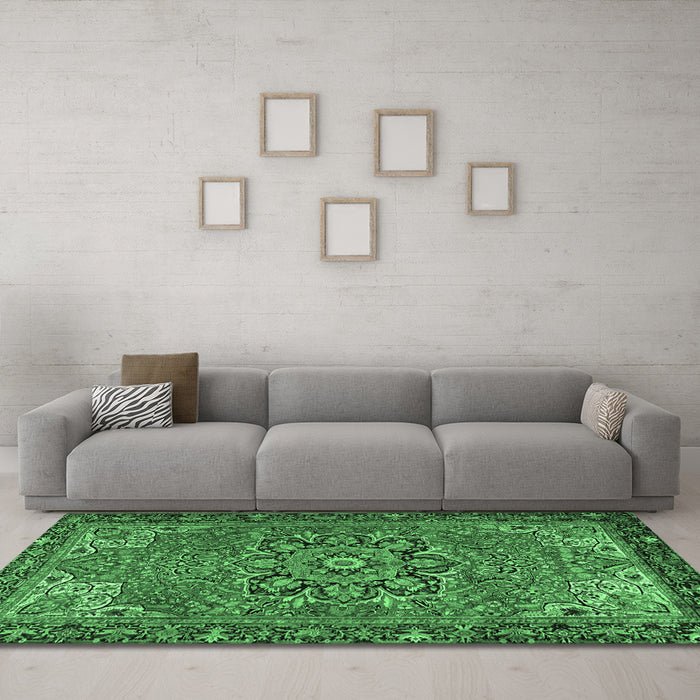 Machine Washable Persian Emerald Green Traditional Area Rugs in a Living Room,, wshtr2291emgrn