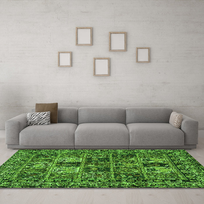 Machine Washable Persian Green Traditional Area Rugs in a Living Room,, wshtr2301grn