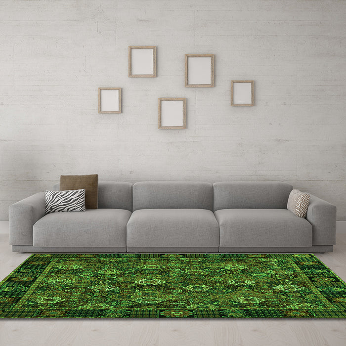 Machine Washable Persian Green Traditional Area Rugs in a Living Room,, wshtr2305grn