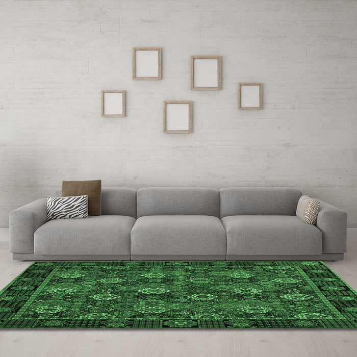 Machine Washable Persian Emerald Green Traditional Area Rugs in a Living Room,, wshtr2305emgrn