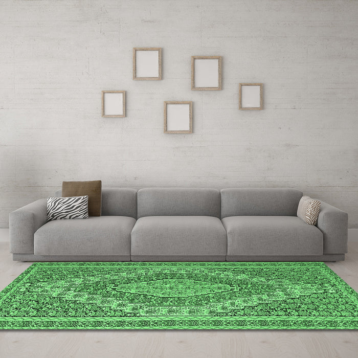 Machine Washable Persian Emerald Green Traditional Area Rugs in a Living Room,, wshtr230emgrn