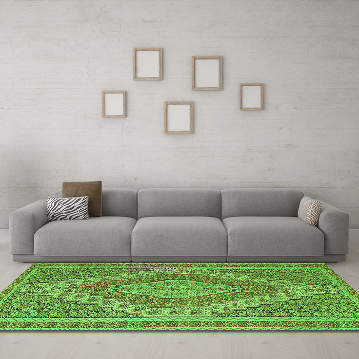 Machine Washable Persian Green Traditional Area Rugs in a Living Room,, wshtr230grn