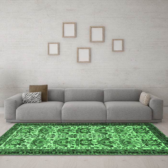 Machine Washable Persian Emerald Green Traditional Area Rugs in a Living Room,, wshtr2311emgrn