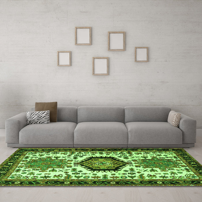 Machine Washable Persian Green Traditional Area Rugs in a Living Room,, wshtr2312grn