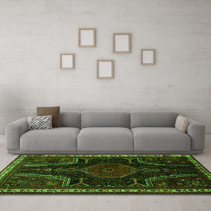 Machine Washable Persian Green Traditional Area Rugs in a Living Room,, wshtr2314grn