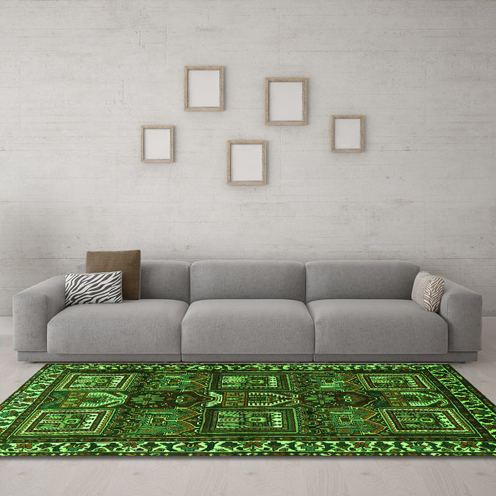 Machine Washable Persian Green Traditional Area Rugs in a Living Room,, wshtr2315grn