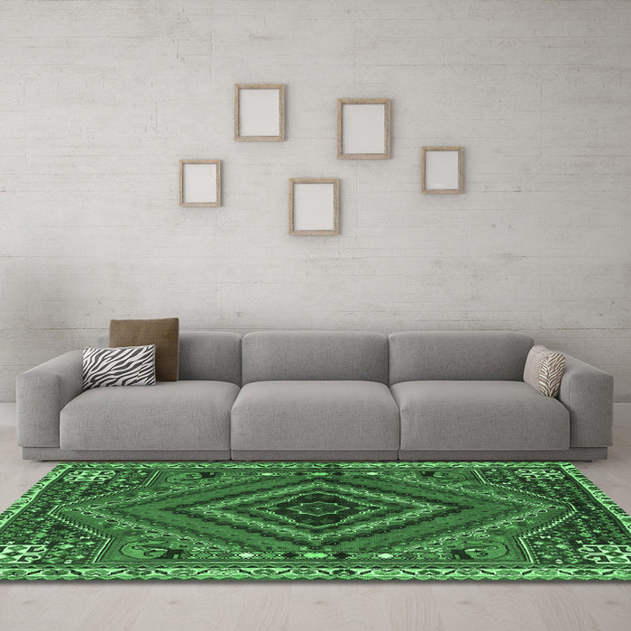 Machine Washable Persian Emerald Green Traditional Area Rugs in a Living Room,, wshtr2319emgrn