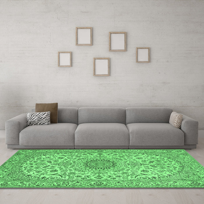 Machine Washable Medallion Emerald Green Traditional Area Rugs in a Living Room,, wshtr231emgrn