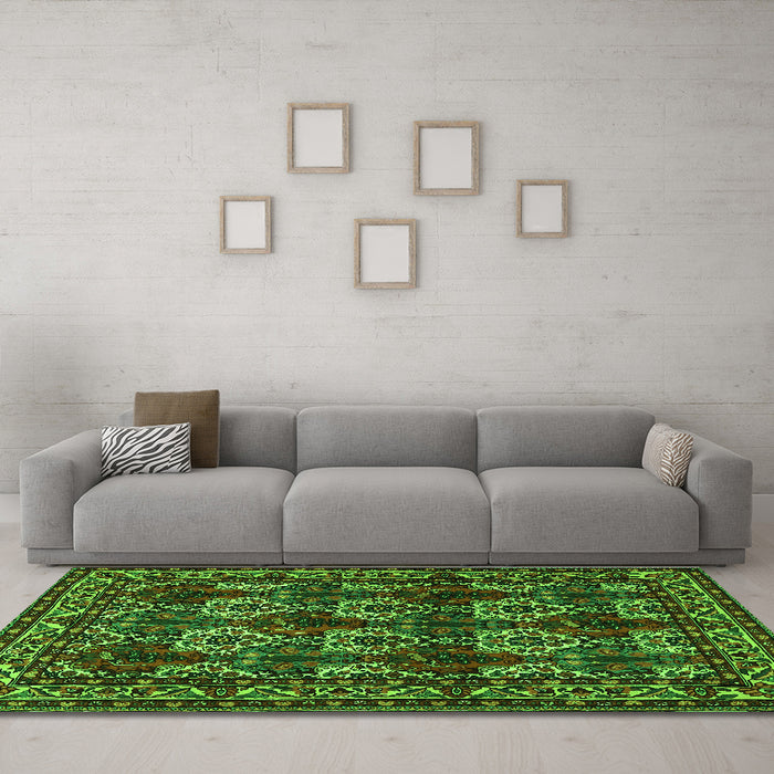Machine Washable Persian Green Traditional Area Rugs in a Living Room,, wshtr2320grn