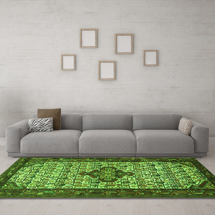 Machine Washable Persian Green Traditional Area Rugs in a Living Room,, wshtr2323grn