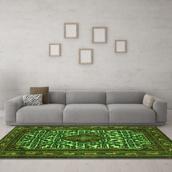 Machine Washable Persian Green Traditional Area Rugs in a Living Room,, wshtr2324grn