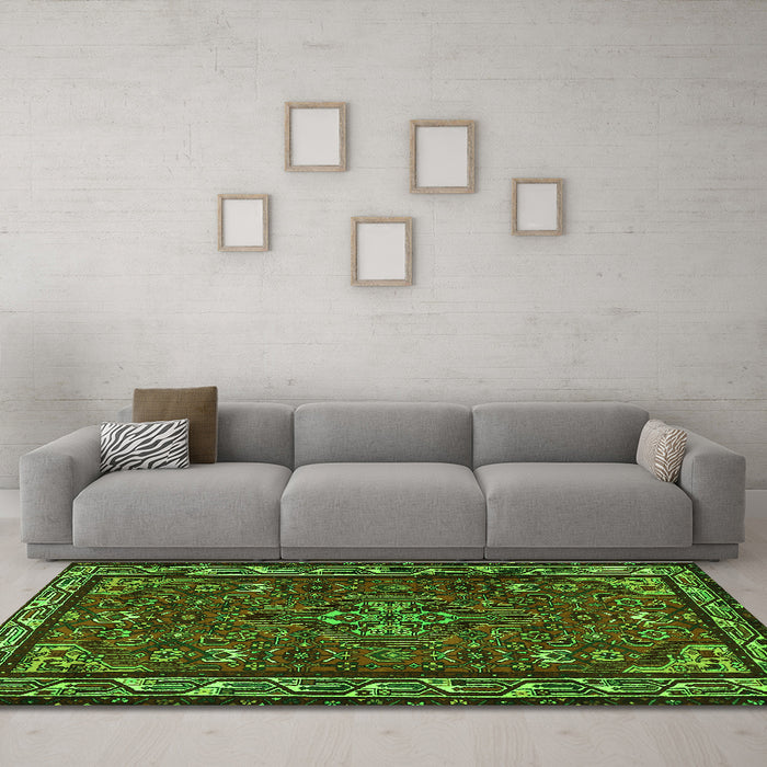 Machine Washable Persian Green Traditional Area Rugs in a Living Room,, wshtr2325grn