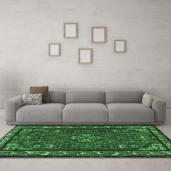 Machine Washable Persian Emerald Green Traditional Area Rugs in a Living Room,, wshtr2325emgrn