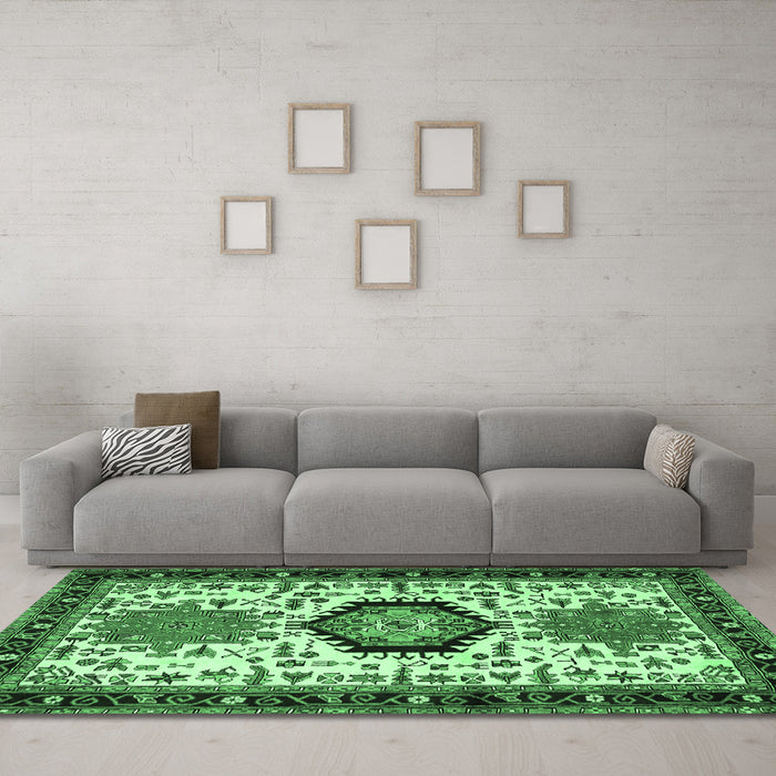 Machine Washable Persian Emerald Green Traditional Area Rugs in a Living Room,, wshtr2329emgrn