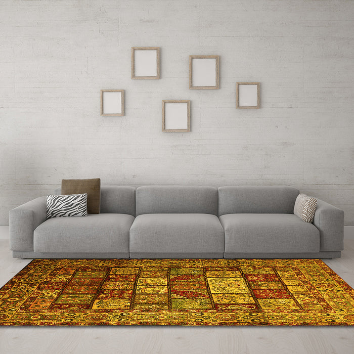 Machine Washable Persian Yellow Traditional Rug in a Living Room, wshtr232yw