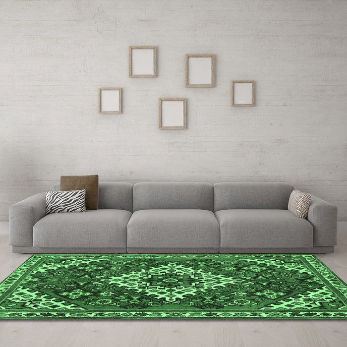 Machine Washable Persian Emerald Green Traditional Area Rugs in a Living Room,, wshtr2332emgrn
