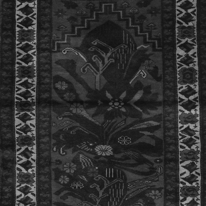 Serging Thickness of Machine Washable Persian Gray Traditional Rug, wshtr2335gry