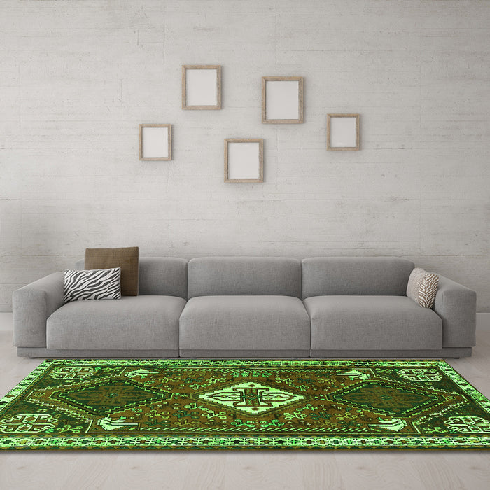 Machine Washable Persian Green Traditional Area Rugs in a Living Room,, wshtr2336grn