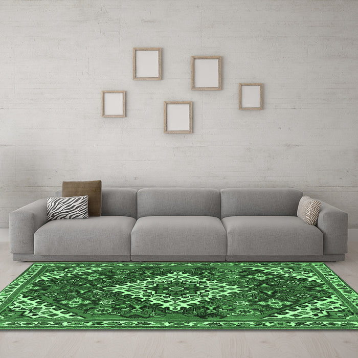 Machine Washable Persian Emerald Green Traditional Area Rugs in a Living Room,, wshtr2337emgrn