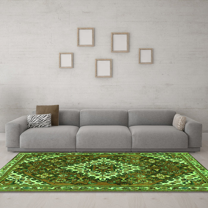 Machine Washable Persian Green Traditional Area Rugs in a Living Room,, wshtr2337grn