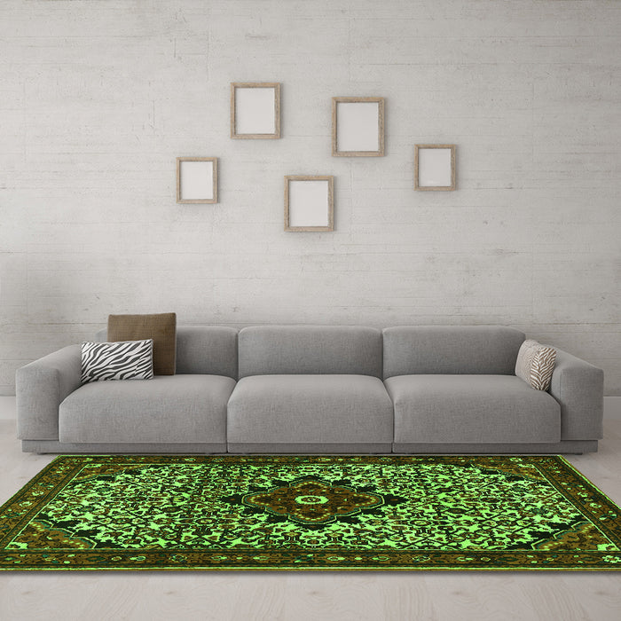 Machine Washable Persian Green Traditional Area Rugs in a Living Room,, wshtr2338grn