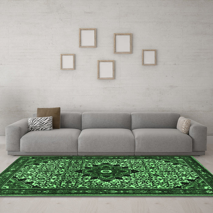 Machine Washable Persian Emerald Green Traditional Area Rugs in a Living Room,, wshtr2338emgrn