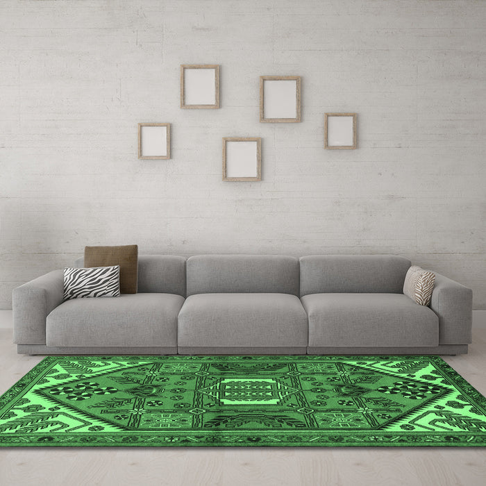 Machine Washable Persian Emerald Green Traditional Area Rugs in a Living Room,, wshtr2339emgrn