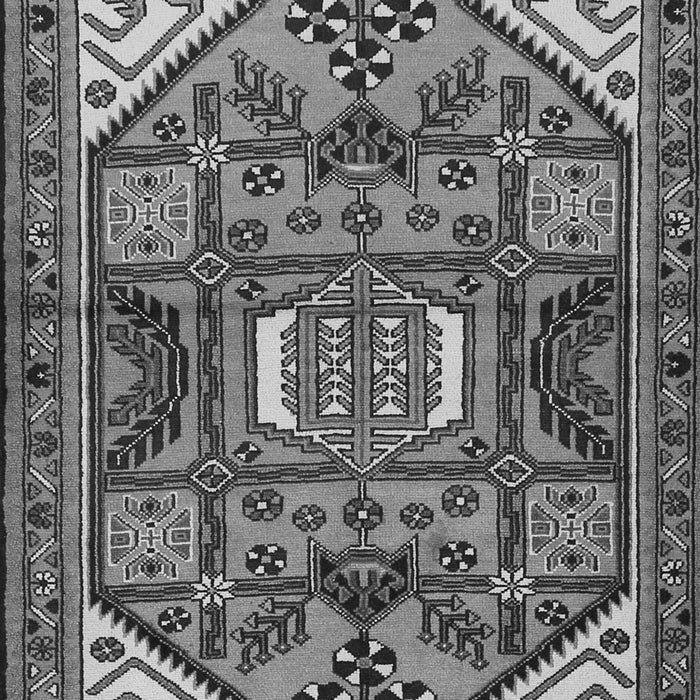 Serging Thickness of Machine Washable Persian Gray Traditional Rug, wshtr2339gry