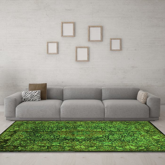 Machine Washable Medallion Green Traditional Area Rugs in a Living Room,, wshtr233grn