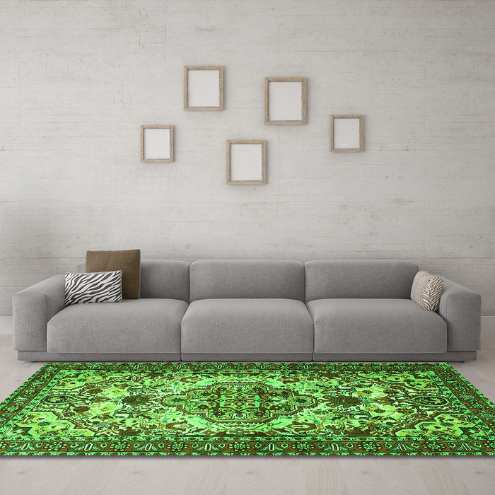 Machine Washable Persian Green Traditional Area Rugs in a Living Room,, wshtr2341grn