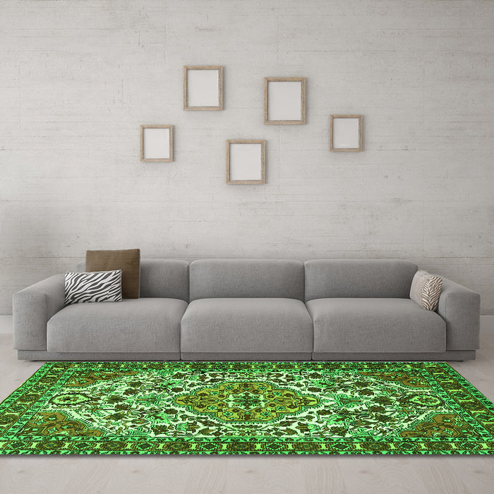 Machine Washable Persian Green Traditional Area Rugs in a Living Room,, wshtr2343grn