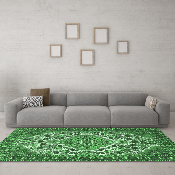 Machine Washable Persian Emerald Green Traditional Area Rugs in a Living Room,, wshtr2343emgrn