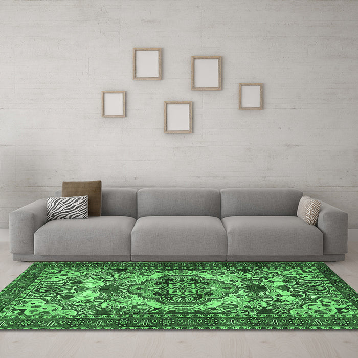 Machine Washable Persian Emerald Green Traditional Area Rugs in a Living Room,, wshtr2344emgrn