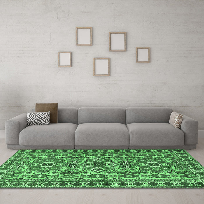 Machine Washable Persian Emerald Green Traditional Area Rugs in a Living Room,, wshtr2346emgrn