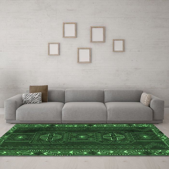 Machine Washable Persian Emerald Green Traditional Area Rugs in a Living Room,, wshtr2347emgrn