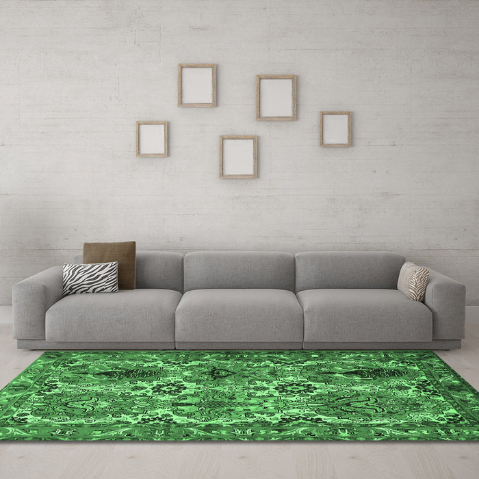 Machine Washable Persian Emerald Green Traditional Area Rugs in a Living Room,, wshtr2350emgrn